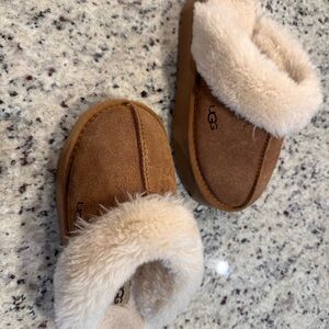 Kids Ugg slippers